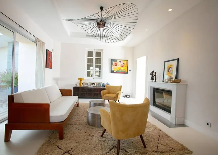 Historic Town House Near Avignon Holiday home *
