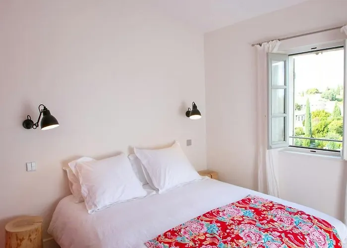 Historic Town House Near Avignon Holiday home Villeneuve-les-Avignon